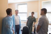 ДЕПУТАТ ГОСДУМЫ ИВАН АБРАМОВ ПРОИНСПЕКТИРОВАЛ РАБОТУ ХИРУРГИЧЕСКОГО КОРПУСА